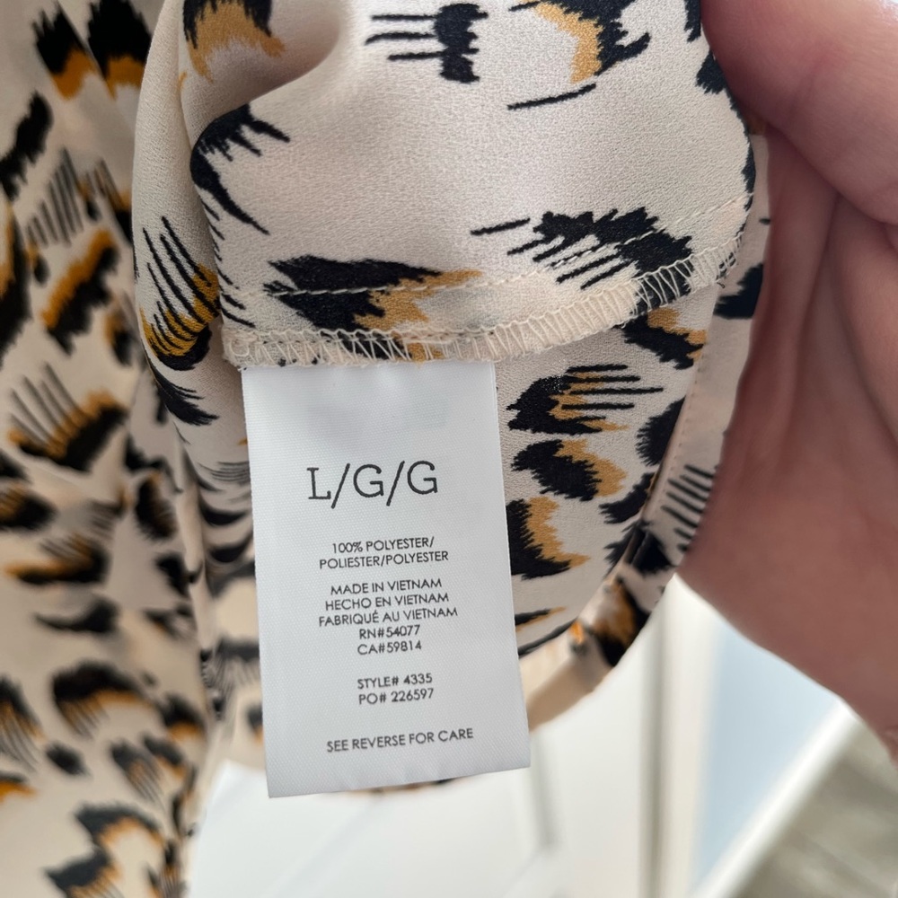 Cabi Item #4335 Round Trip Blouse Fall 2022 - Picture 5 of 8